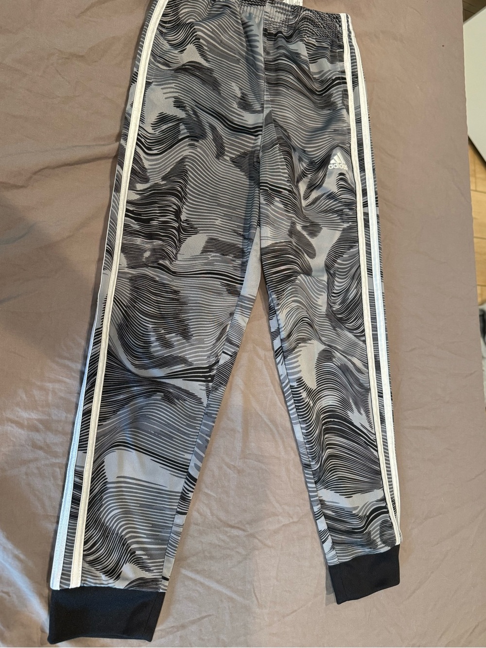 adidas Kids Gray Wave-Print Joggers with White Side Stripes